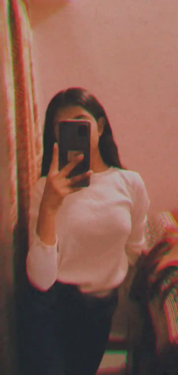 profile-hidden-face-mirror-selfie-dp