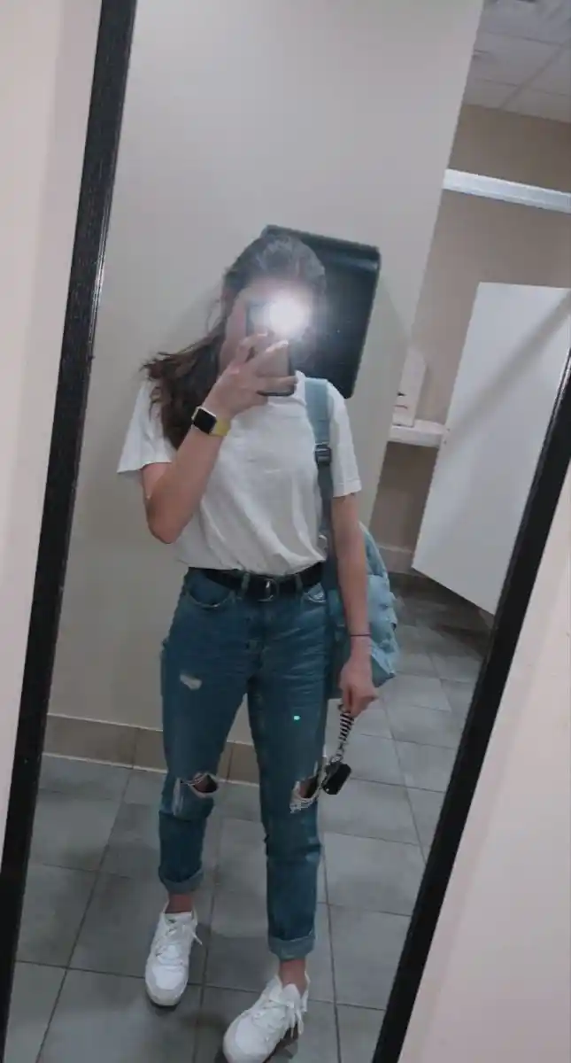 real-simple-girl-image-hide-face