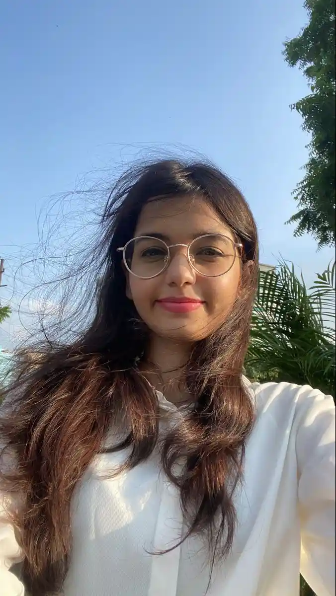 iphone-attitude-girls-dp