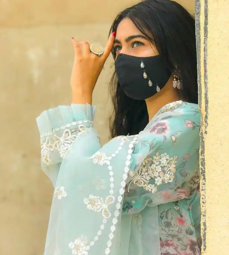 aesthetic-mask-girl-dp-images aesthetic-mask-girl-dp-images