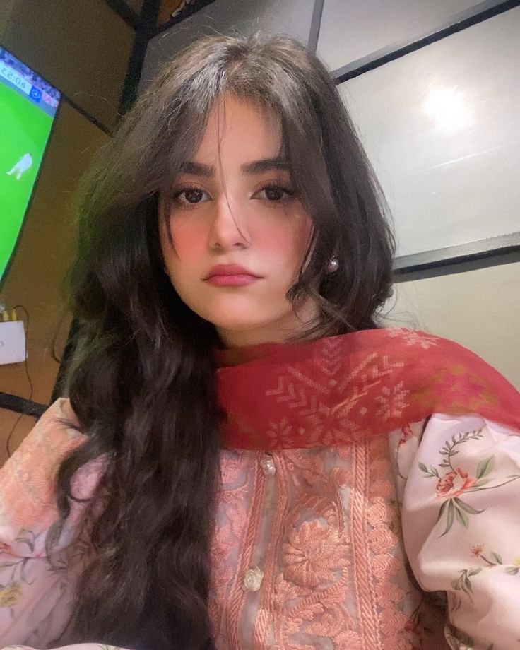 Attitude-Cute-Girl-Pic