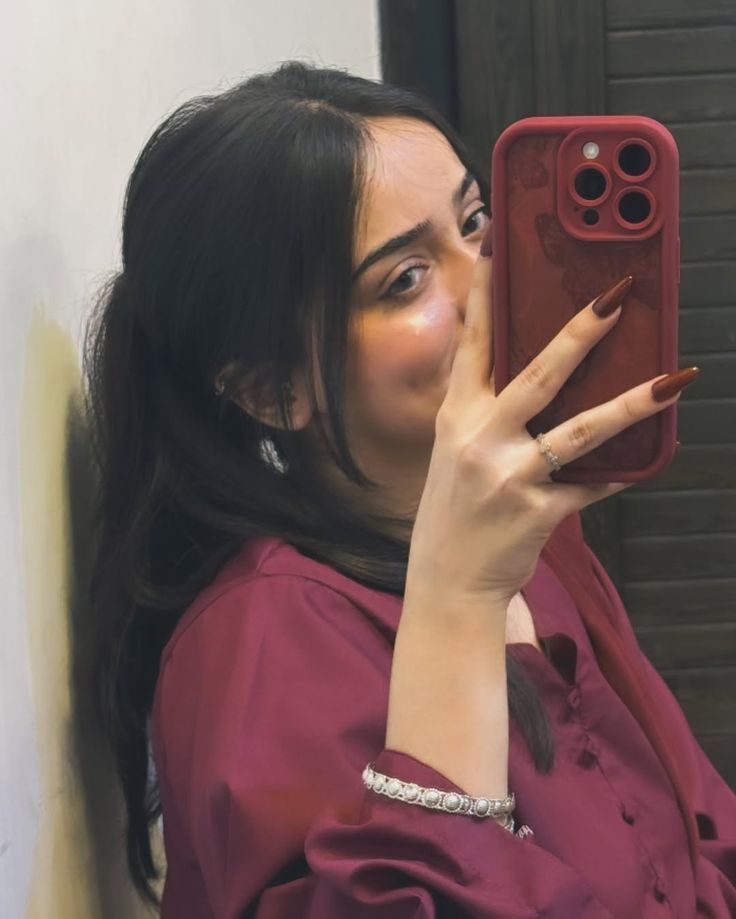 Hijab-Girls-Mirror-Dp