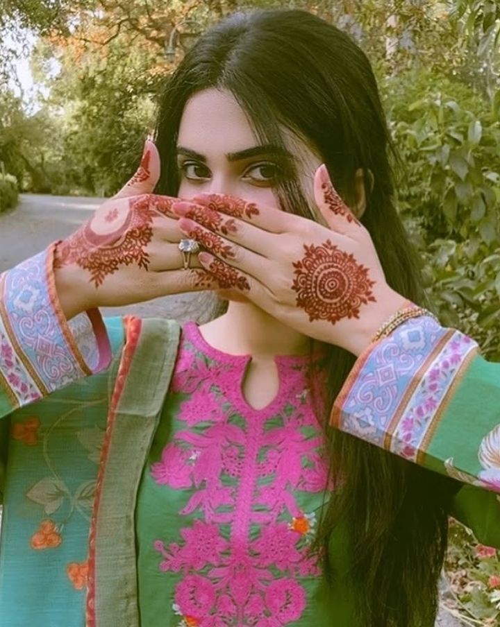 Real-Hide-Face-Girl-Pic