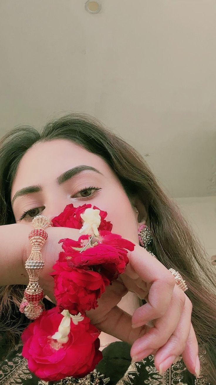 and-Real-Hide-Face-Girl-Dp-for-Whatsapp