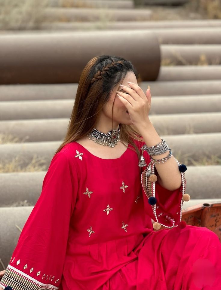 and-Real-Hide-Face-Girl-Dp-for-Whatsapp