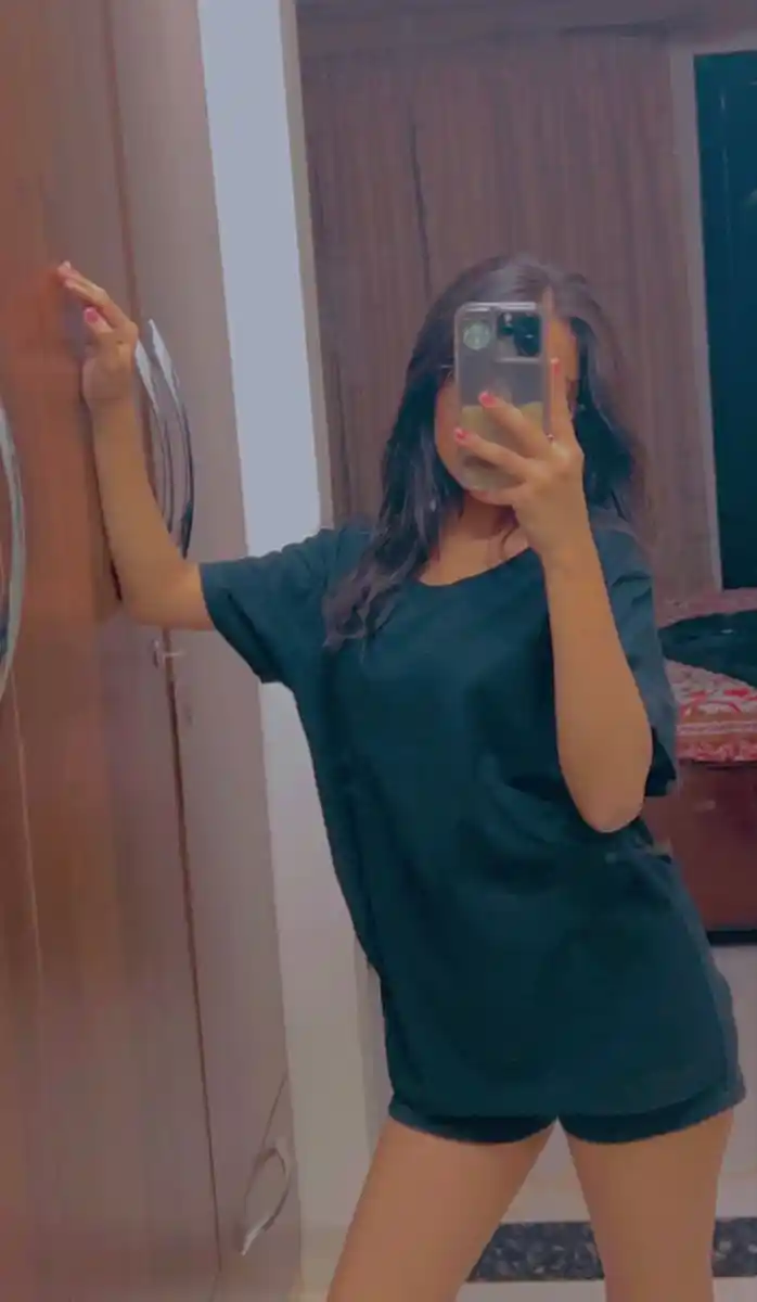 Hidden Face Dp for Girls