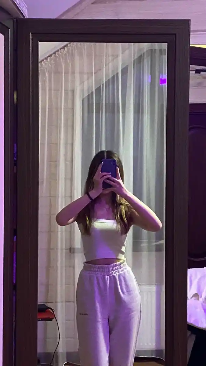 Hidden Face Dp for Girls