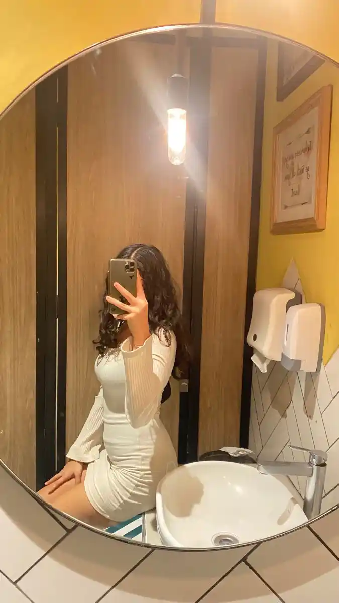 Hidden Face Dp for Girls