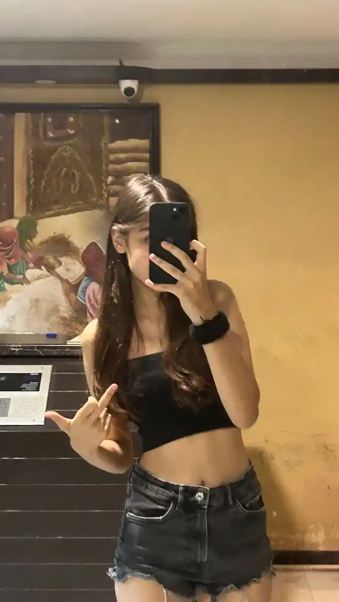 Hidden Face Dp for Girls